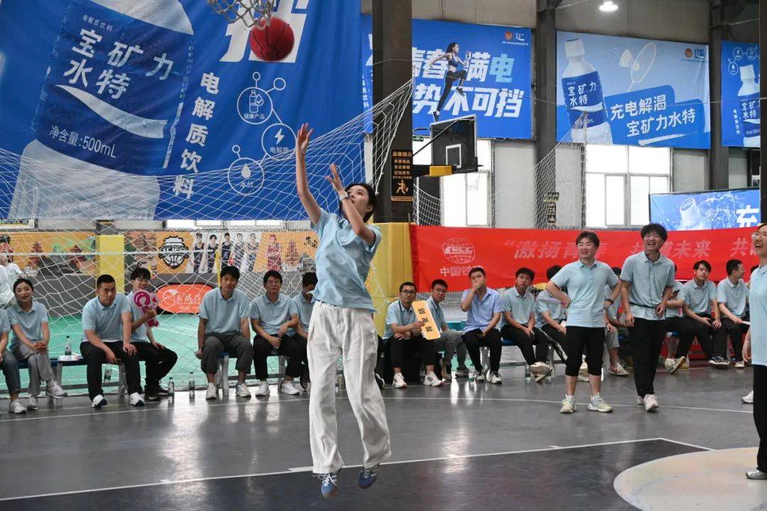 乐鱼app-精彩对决引爆热情，赛场欢呼