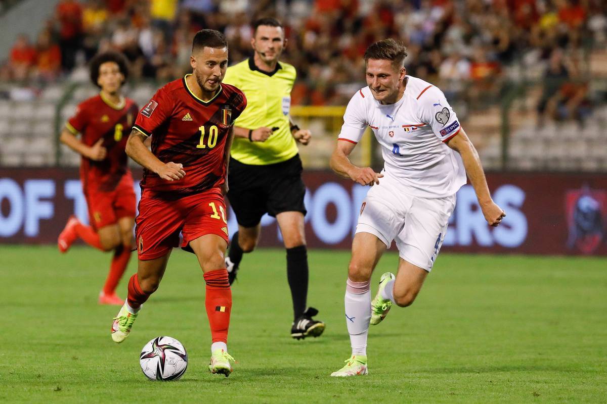 关于比利时险胜意大利，损失最强实力晋级欧洲杯强的信息