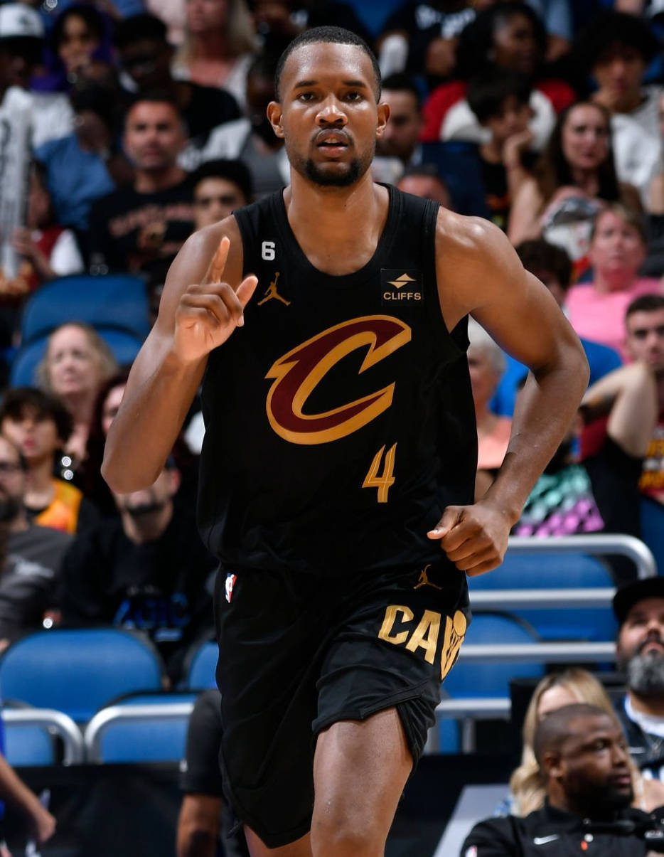 守护篮下，谁将荣膺最佳防守球员？