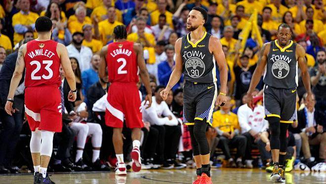 勇士队主场失利，系列赛战线被拉长