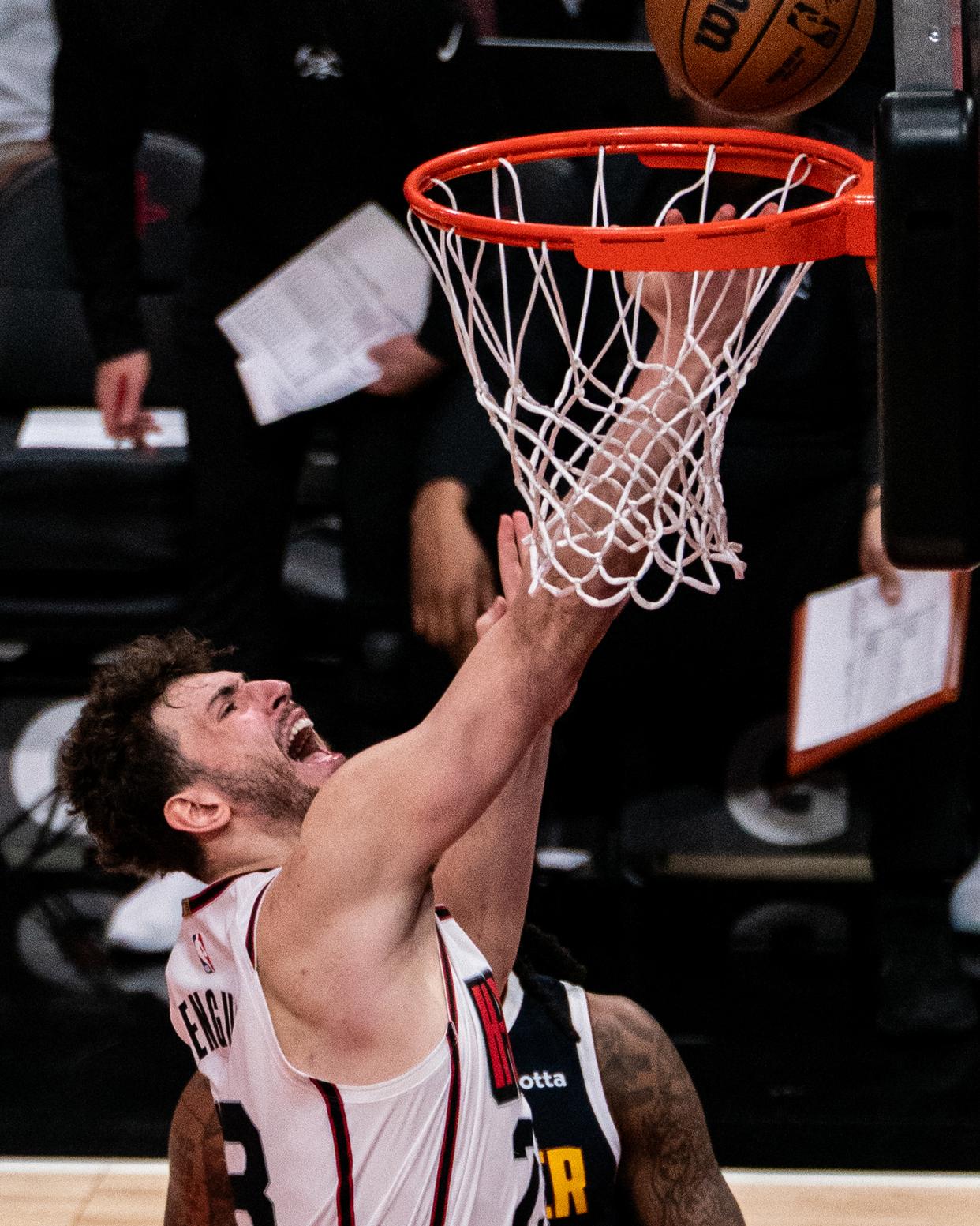 火箭队逆袭掘金，取得五连胜