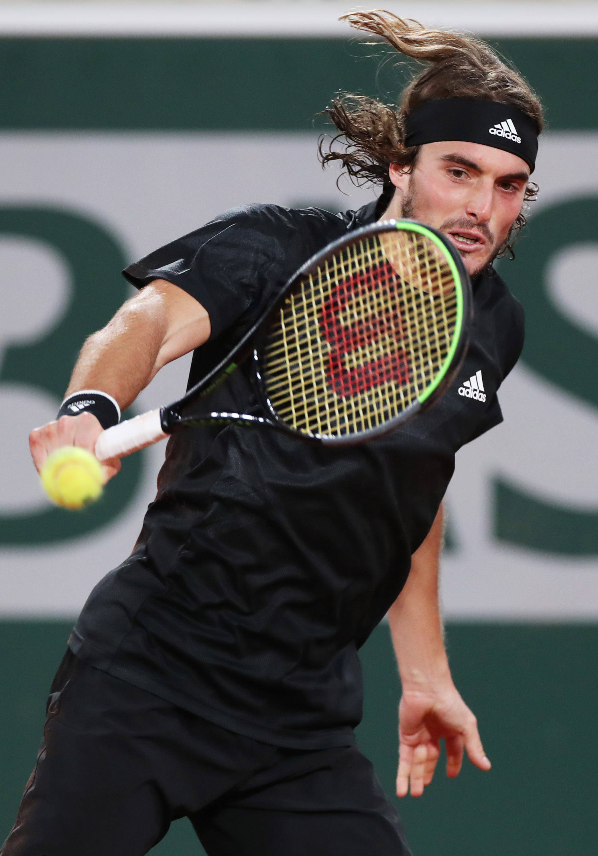 乐鱼体育-澳大利亚网球队翻盘法国网球队，西西帕斯惊艳世界